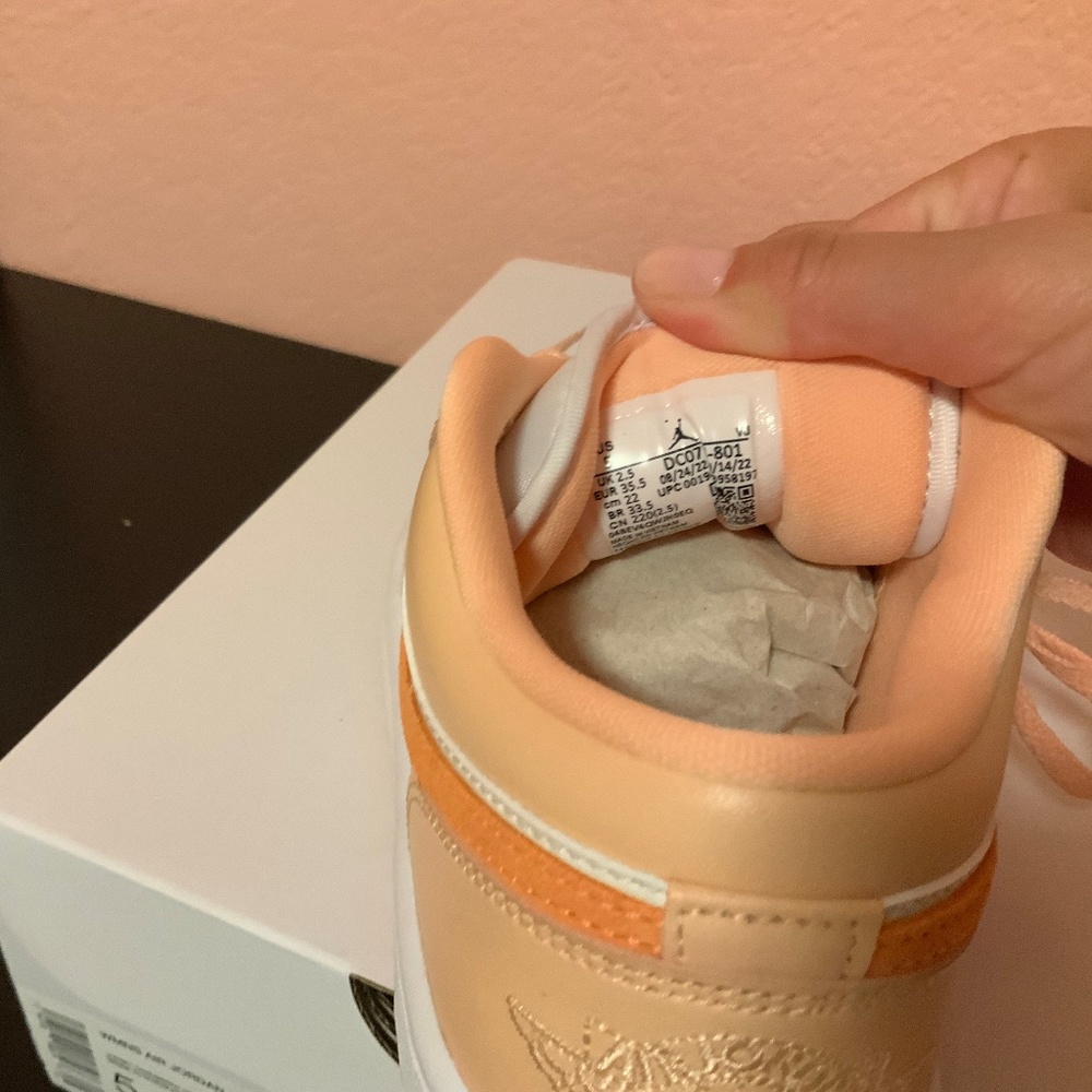 AIR JORDAN 1 LOW - Picture 4 of 5